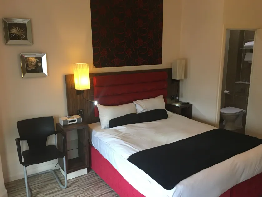 Simply Rooms & Suites - Image 1
