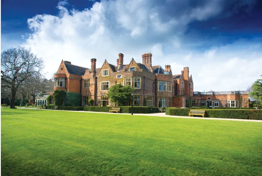 Warren House Hotel - Image 1