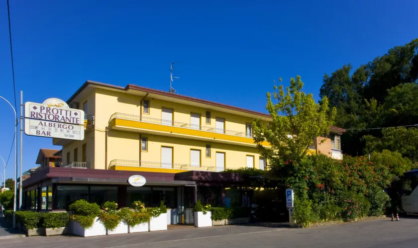 Albergo Ristorante Protti - Image 1