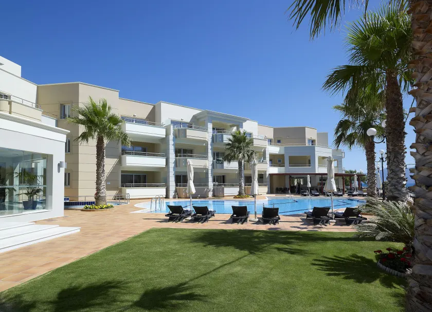 Molos Bay Hotel - Image 1