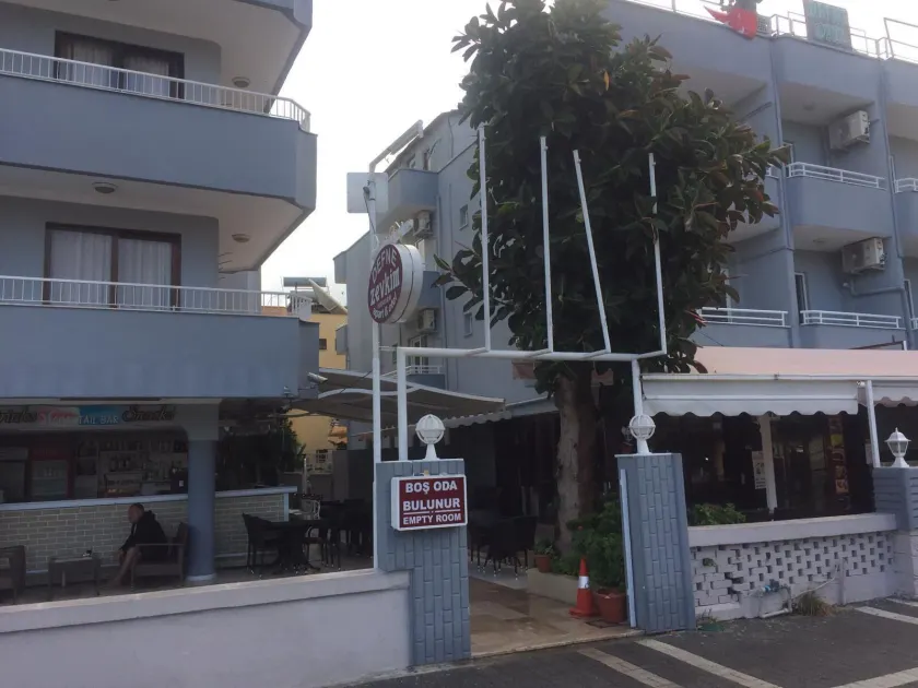 Defne & Zevkim Hotel - Image 1
