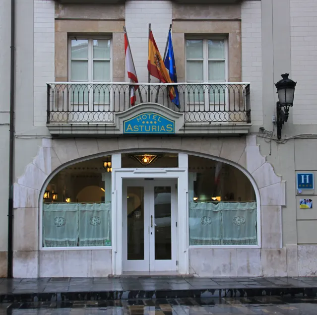 Hotel Asturias - Image 1