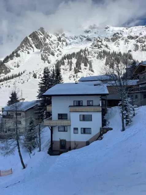 Arlberg Motel Ski-In & Ski-Out - Image 1