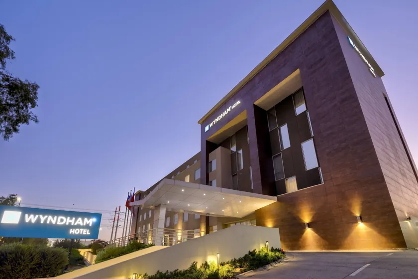 Wyndham Santiago Aeropuerto - Image 1