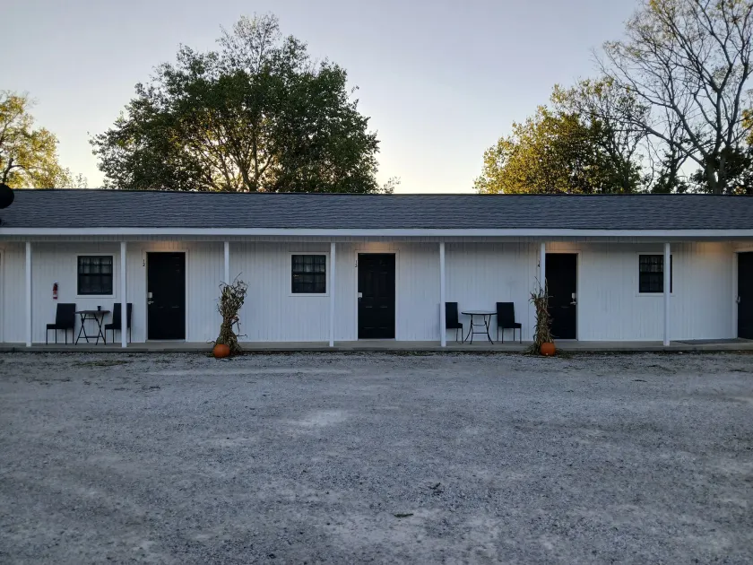 Whitetail Inn - Image 1