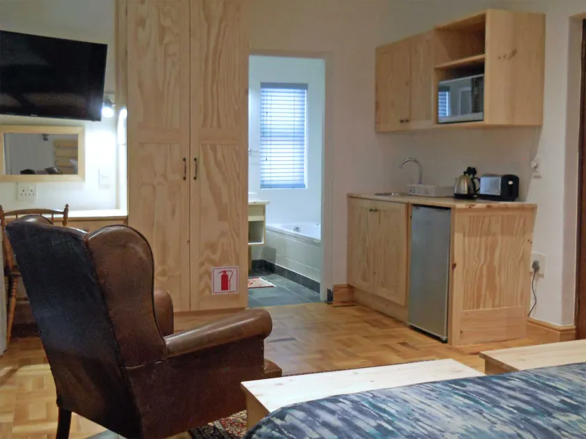 7 Ackermann Place Guest House - Image 1