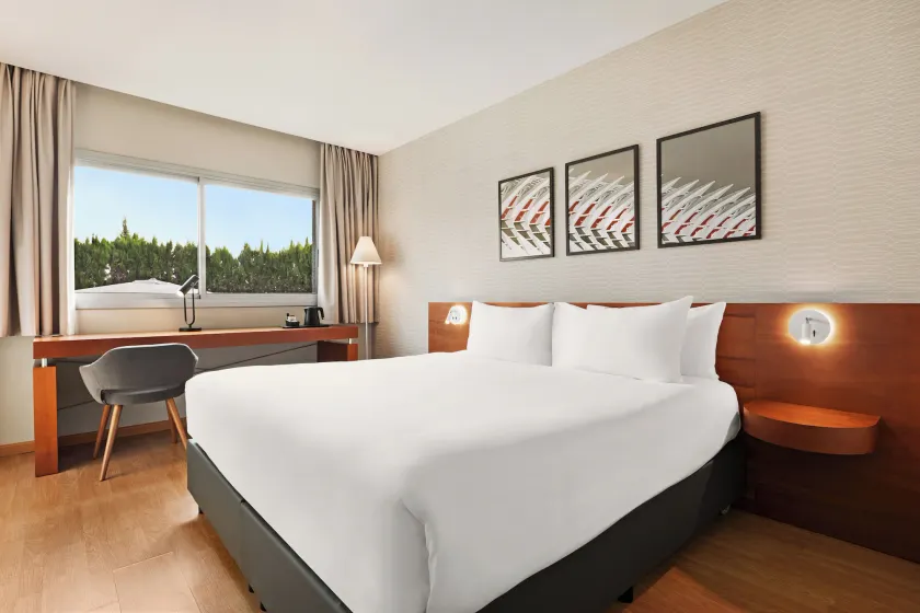 Ramada by Wyndham Valencia Almussafes - Image 1