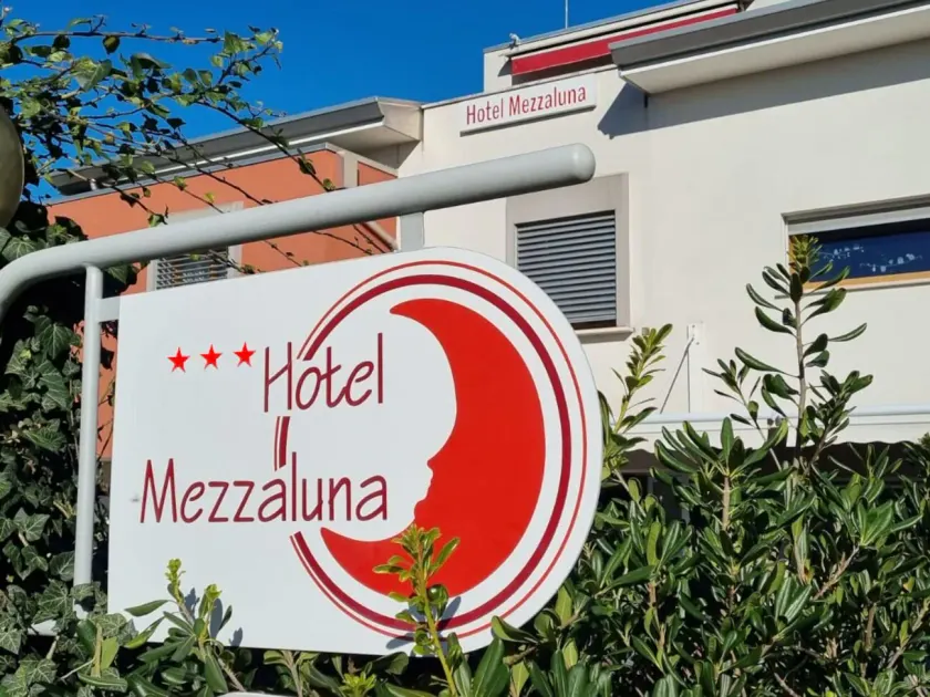 Hotel Mezzaluna - Image 1