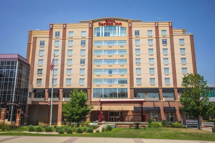 Hilton Garden Inn Mankato Downtown - Image 1