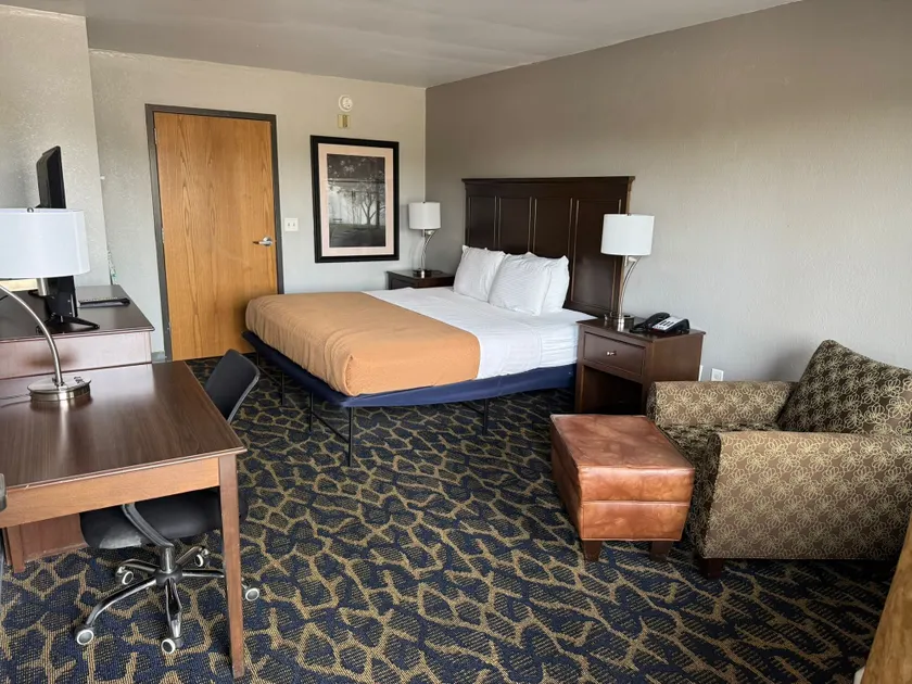 Greenlight Inn & Suites St James - Image 1