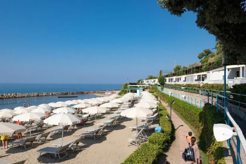 Resort Baia del Silenzio - Image 1