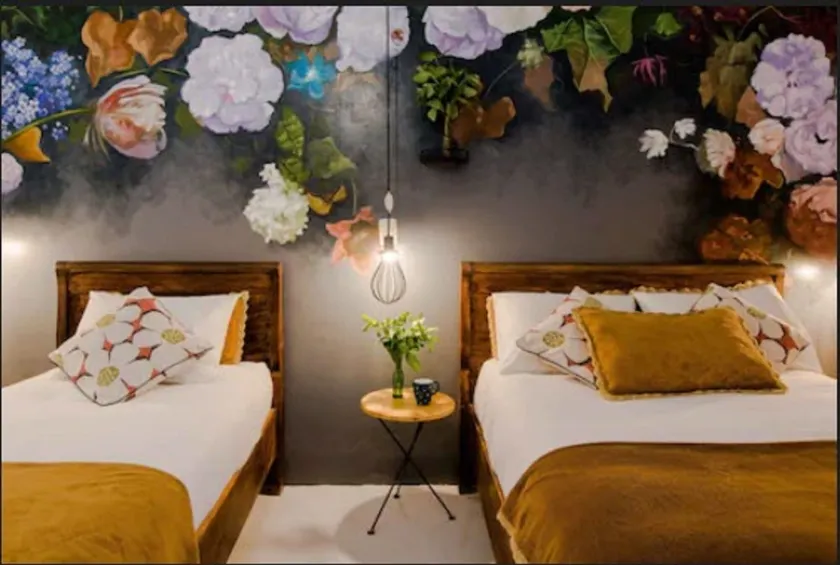 Niños Hotel Meloc - Image 1