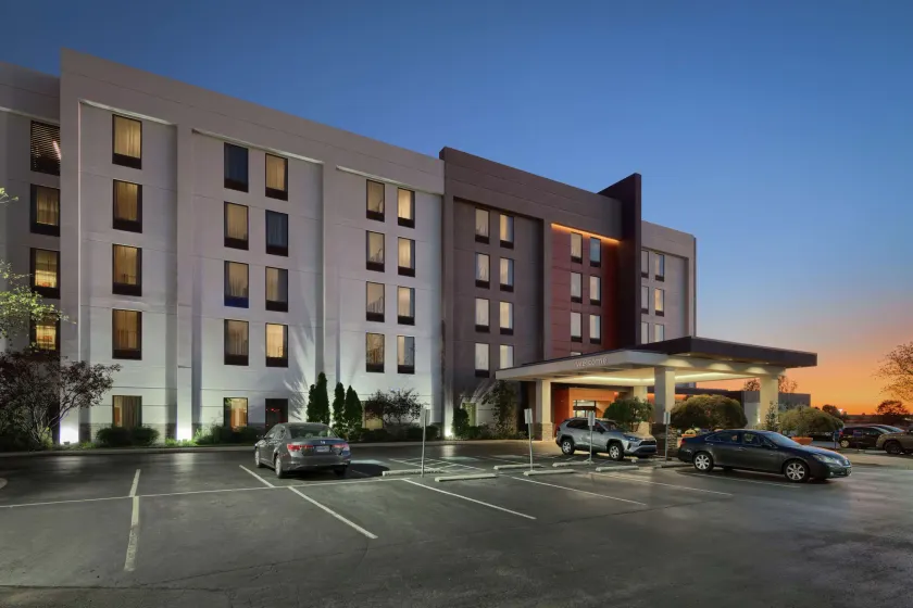 Hampton Inn Louisville - Northeast - Image 1