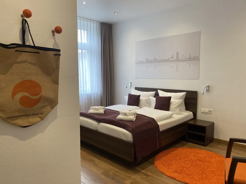 sevenDays Hotel Karlsruhe - Image 1