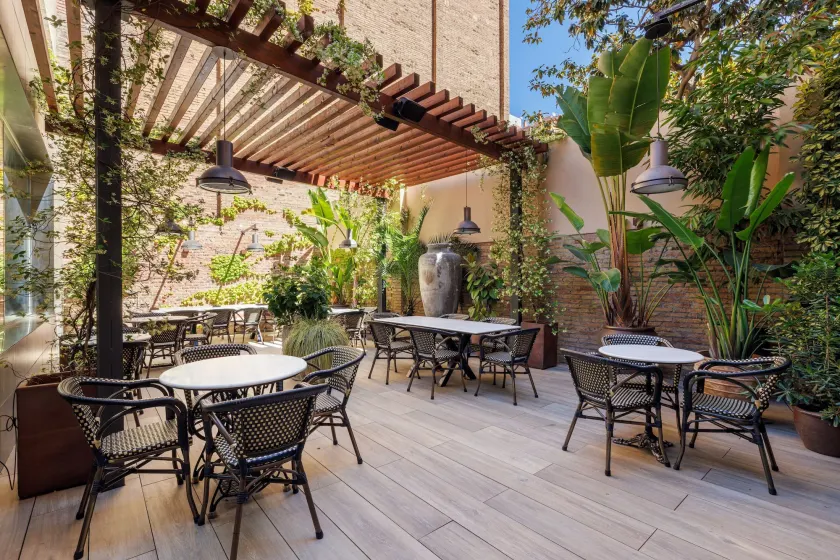 Hotel Ronda Lesseps - Image 1