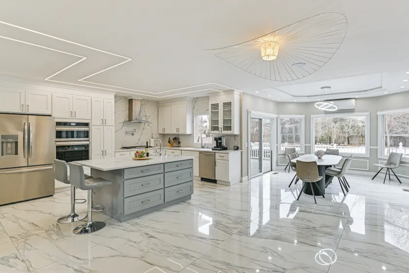 Game Room, Hot Tub! Family Getaway in Bayshore - Image 1