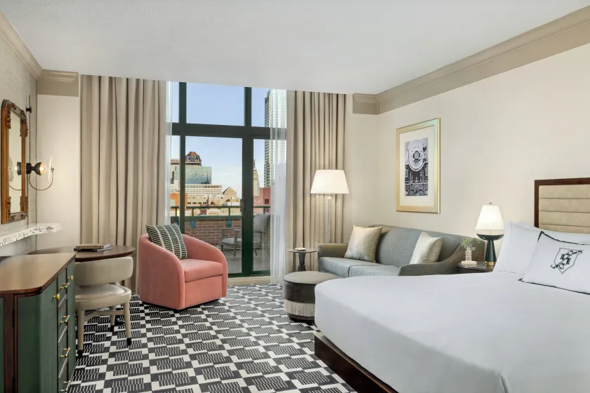 Omni Severin Hotel - Image 1