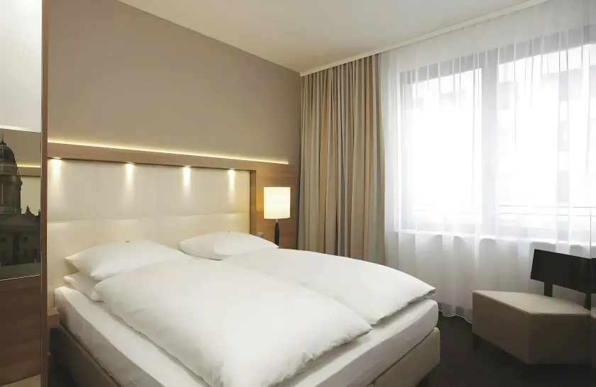 Hotel Berlin Alexanderplatz by Leonardo Hotels - Image 1