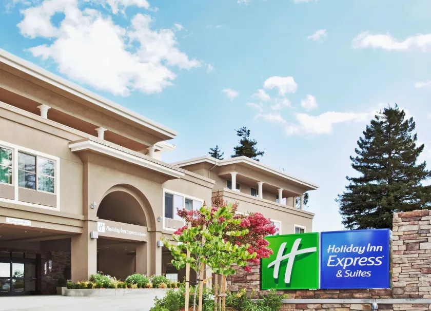 Holiday Inn Express Hotel & Suites Santa Cruz by IHG - Image 1