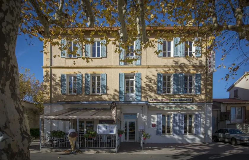 Hotel Restaurant Le Castel Fleuri - Image 1