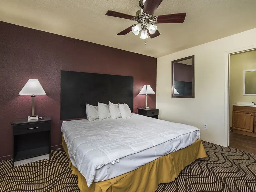 Relax Inn - Image 1