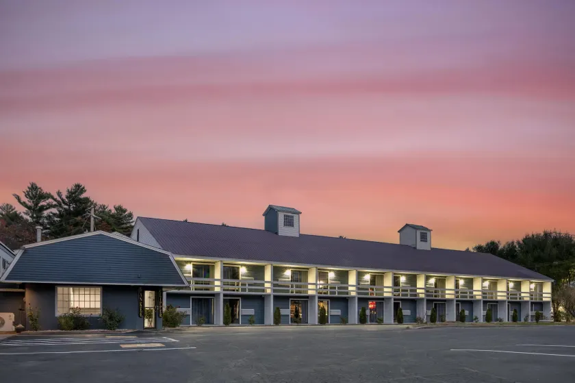Yankee Clipper Inn, SureStay Collection by Best Western - Image 1