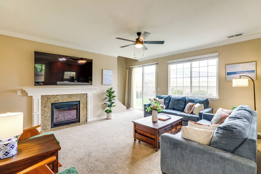 6 Mi to Dtwn Reno: Mtn-view Retreat w/ Fireplace! - Image 1