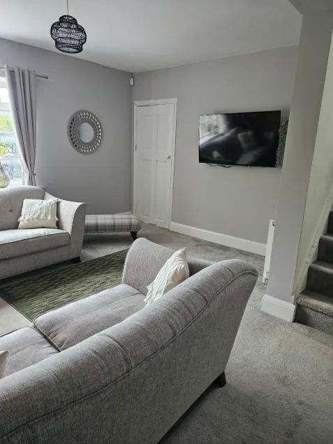 The Sweetbriar Cottage3 Bedroom House in Leeds - Image 1