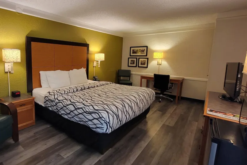 La Quinta Inn by Wyndham Amarillo West Medical Center - Image 1