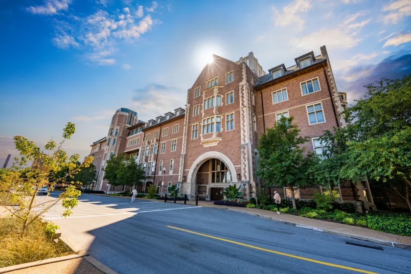 The Knight Center at Washington University - Image 1