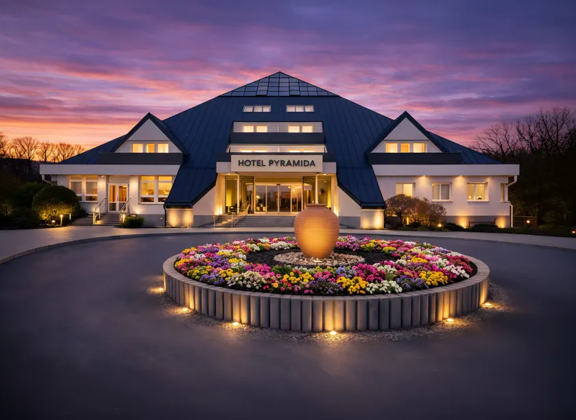 Lázeňský hotel Pyramida - Image 1