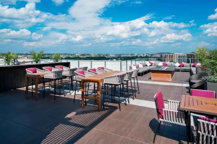 Courtyard by Marriott Washington Downtown/Convention Center - Image 1