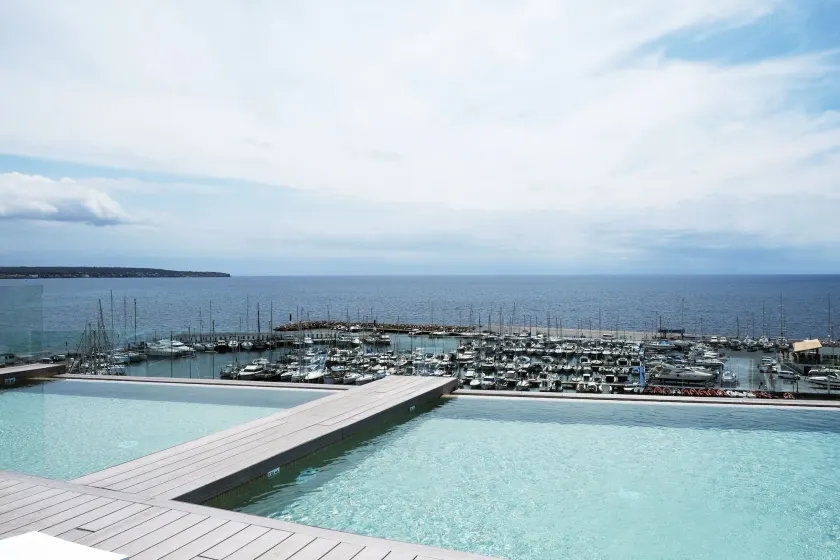 Hotel Las Arenas - Image 1