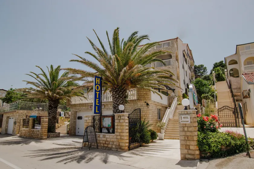 Hotel Vila Tina - Image 1