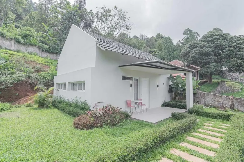 RedDoorz Resort Syariah near DCastello Ciater Subang - Image 1
