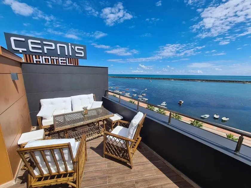 Cepnis Hotel - Image 1