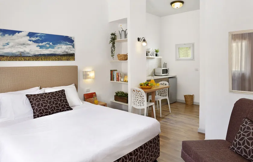 Kibbutz Malkiya Travel Hotel - Image 1