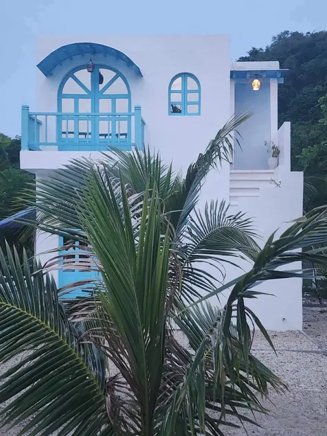 La Grande Shores Beach Resort - Image 1