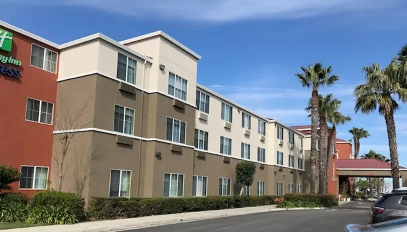 Holiday Inn Express & Suites Tracy by IHG - Image 1