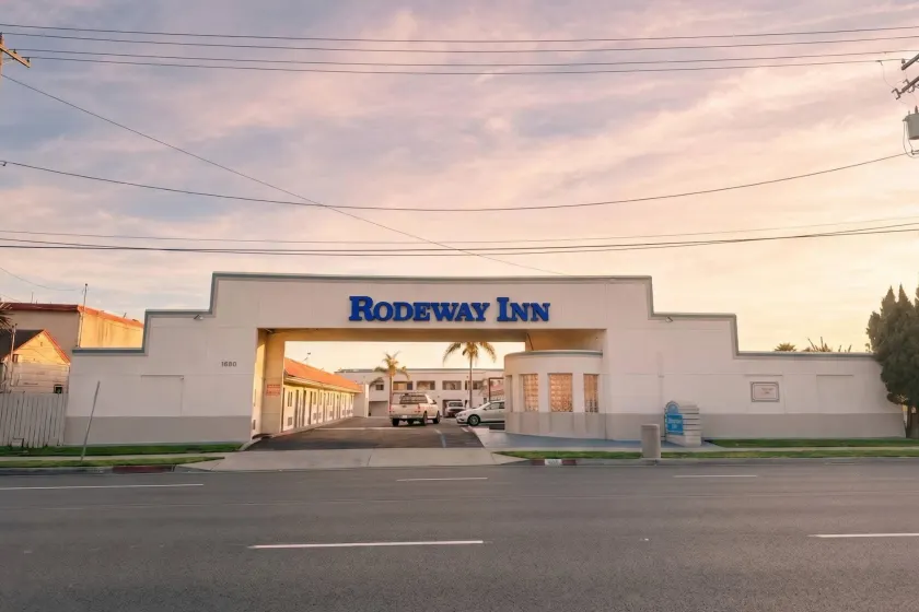 Rodeway Inn Ventura Midtown - Image 1
