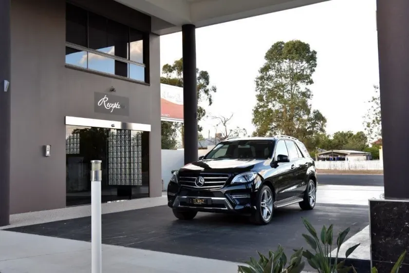 Western Downs Motor Inn - Image 1
