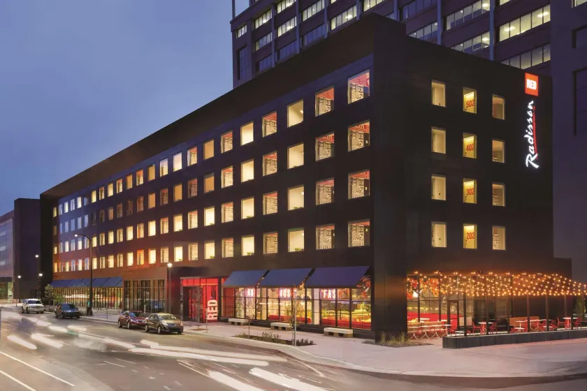 Radisson Red Minneapolis Downtown - Image 1