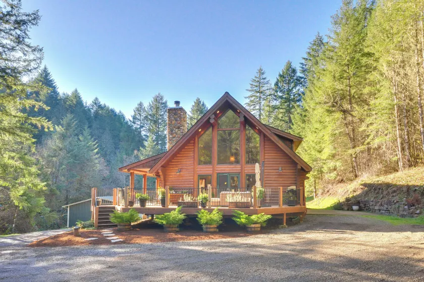 Luxe Cabin in the Woods: Walk to Lake! - Image 1