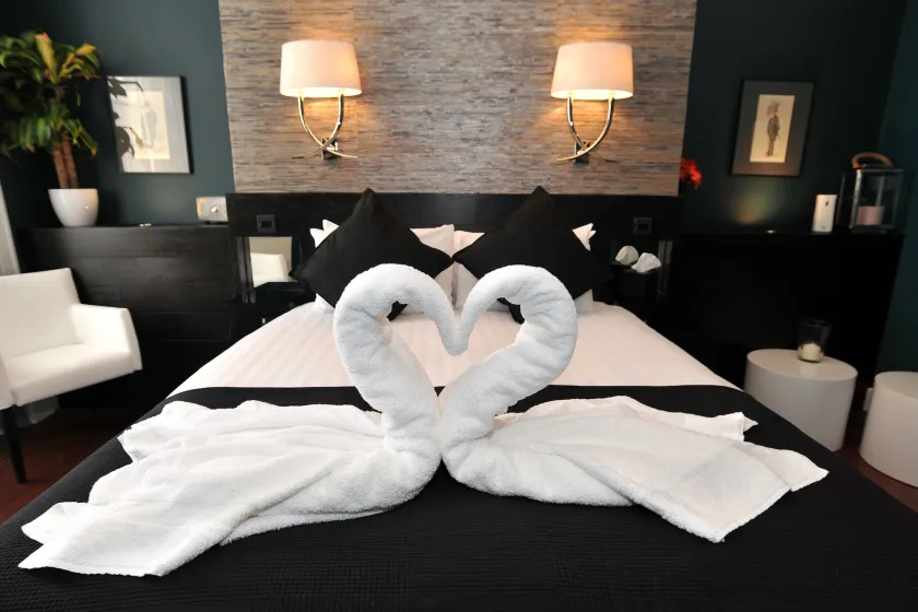 The Kings Arms Hotel - Image 1