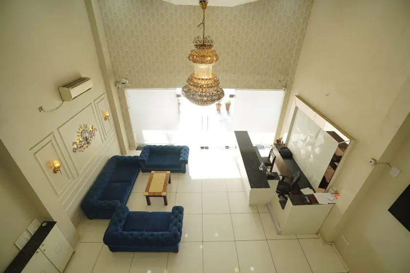 HOTEL VARAY EXPRESS  - Lobby