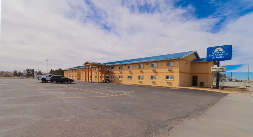 Americas Best Value Inn & Suites Sidney - Image 1