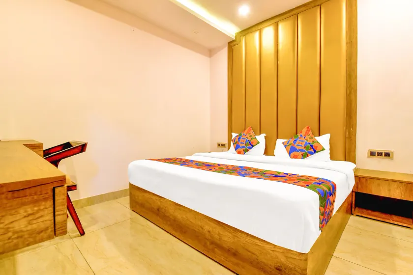 Ganges Pride Hotel - Image 1