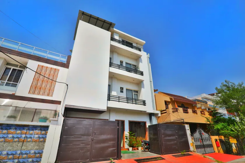 Hotel Aarya - Image 1