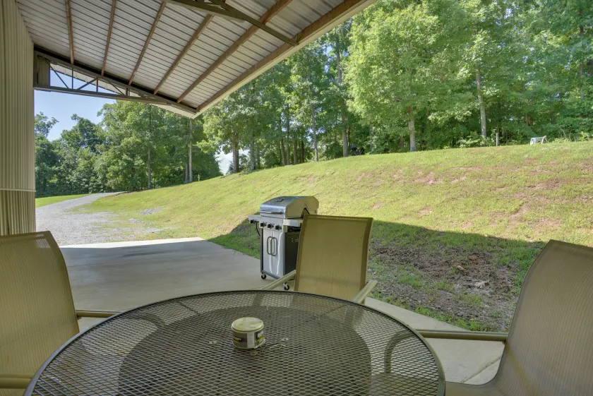 Wooded Gilbertsville Hideaway on Kentucky Lake! - Image 1