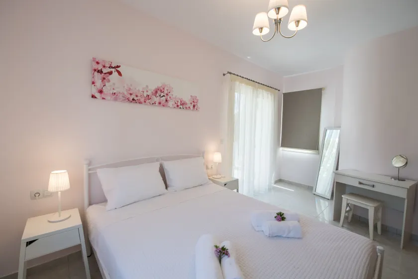 Bounatsa Studios & Apartments - Image 1